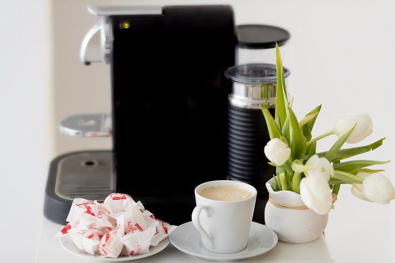 Fotostudio in Haidhausen Carmen Bergmann Indoor Bild einer Kaffeemaschine in Carmens Fotostudio fuer Neugeborene
