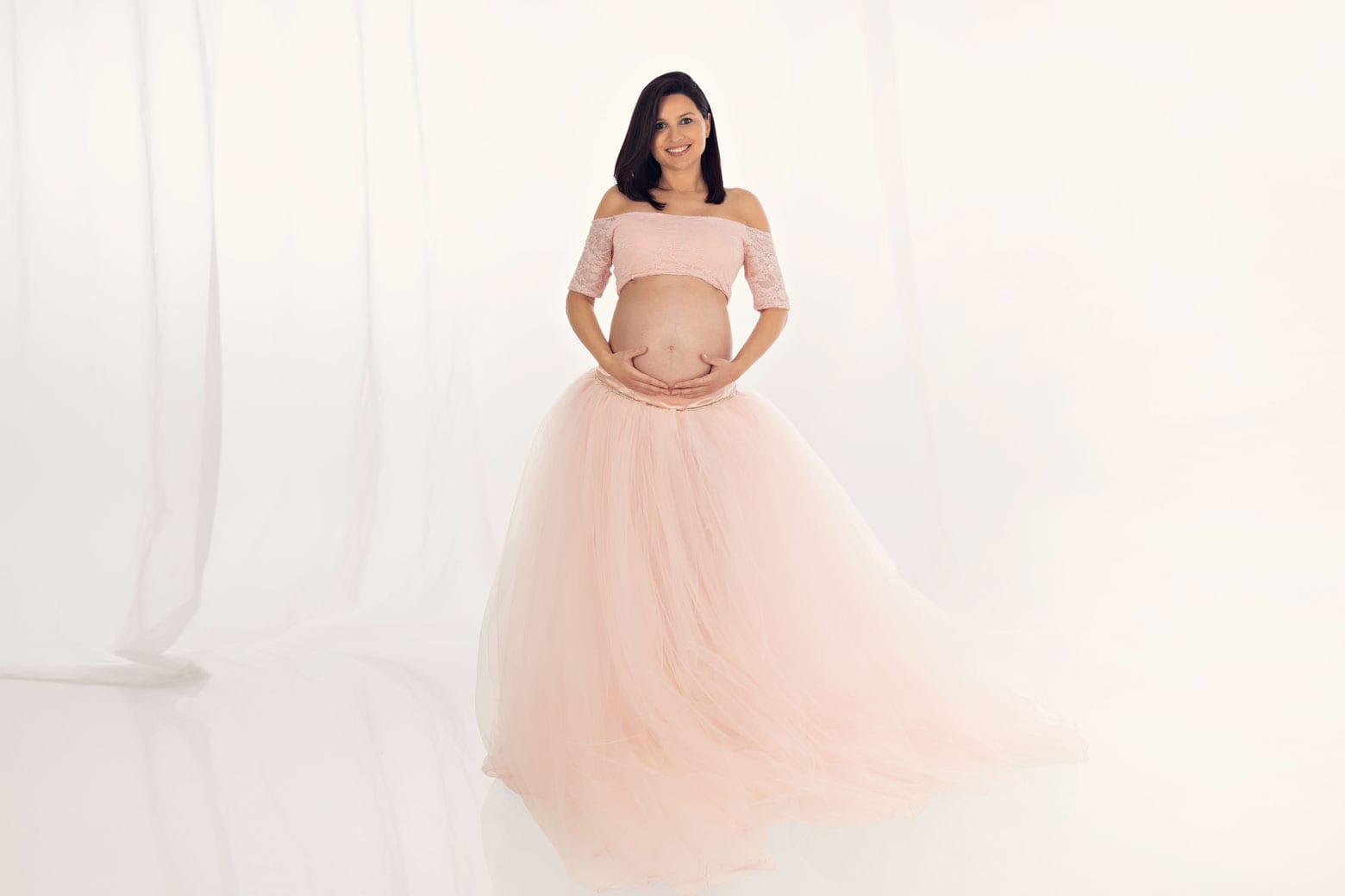 Rosafarbenen Kleid fuer Modeling fuer Schwangerschaftsfotografie Carmen Bergmann Studio Rosafarbenen Kleid fuer Modeling fuer Schwangerschaftsfotografie Carmen Bergmann Studio