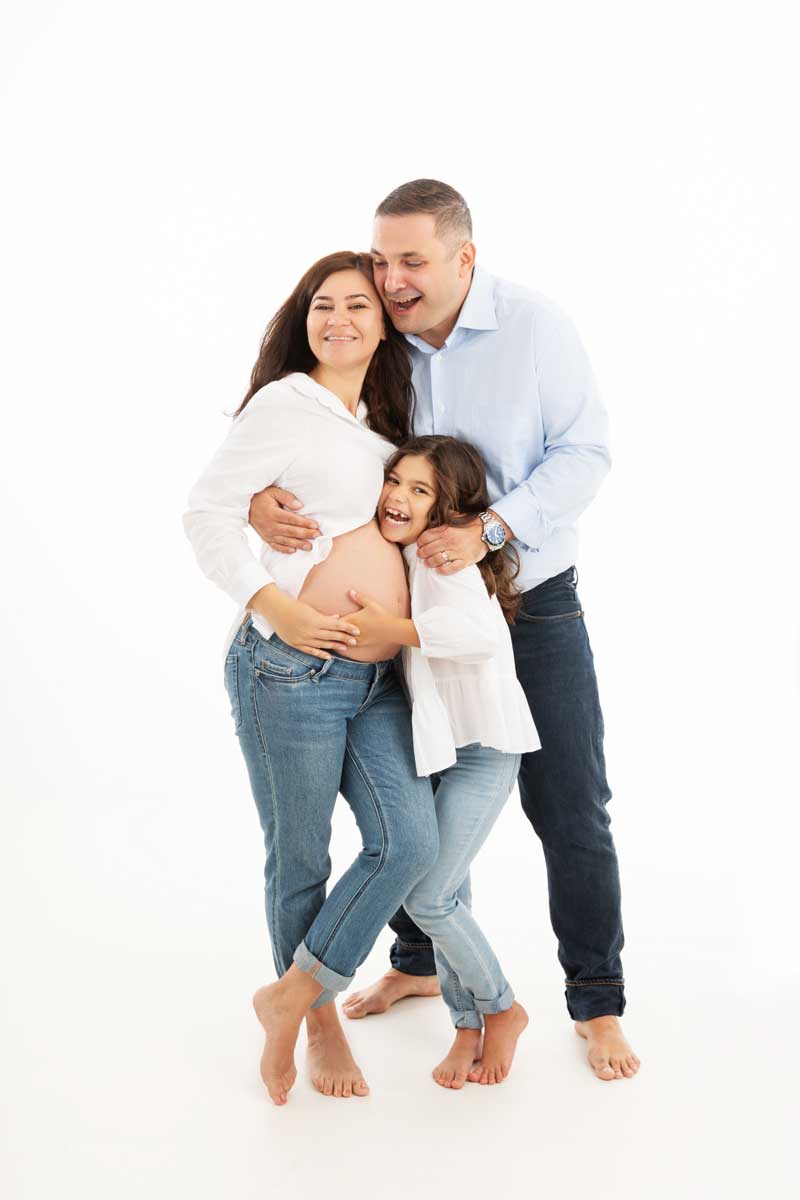 babybauch-shooting-mit-partner-und-kind