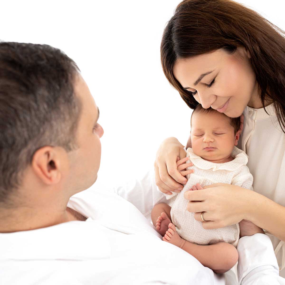 Neugeborenen-Fotoshooting-Muenchen-mit-Eltern