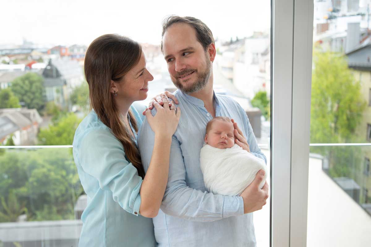 Newborn-Portrait-Session-zu-Hause-Muenchen