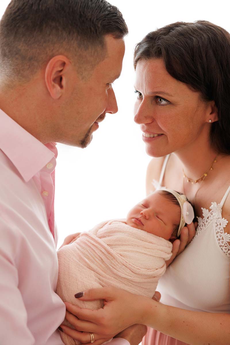 babyfotoshooting-mit-mama-und-papa-muenchen