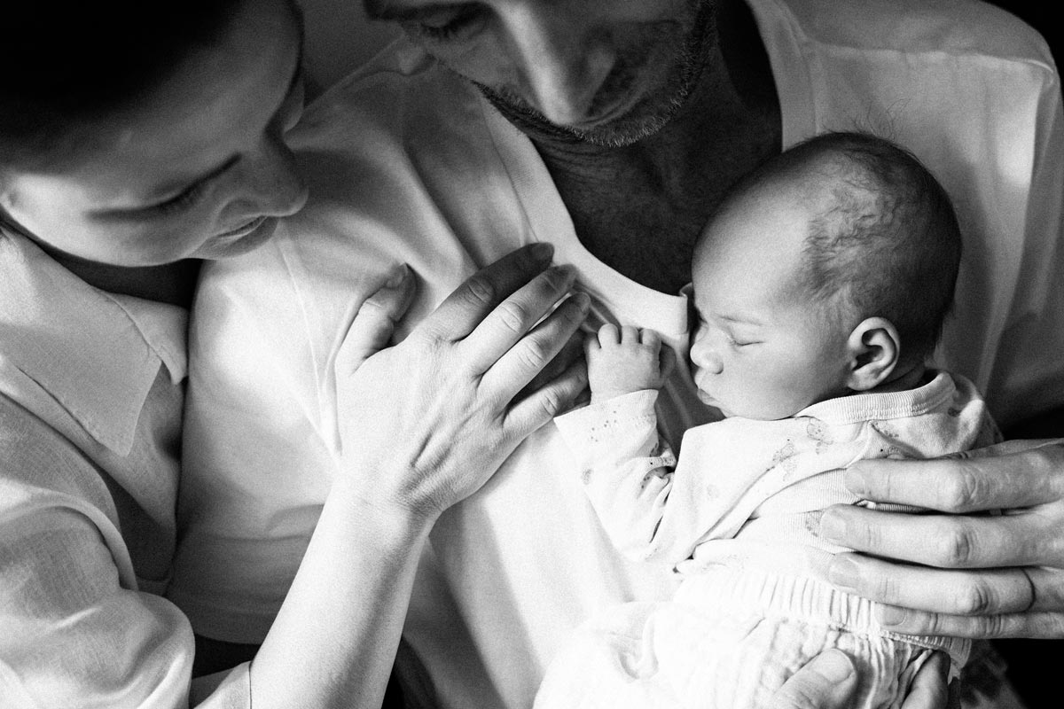 newborn-fotografie-zu-hause-muenchen-schwarz-weiss newborn-fotografie-zu-hause-muenchen-schwarz-weiss