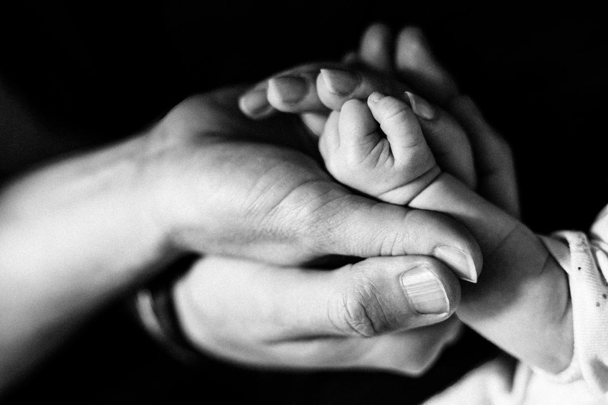 zeitlose-babyfotografie-schwarz-weiss-muenchen zeitlose-babyfotografie-schwarz-weiss-muenchen