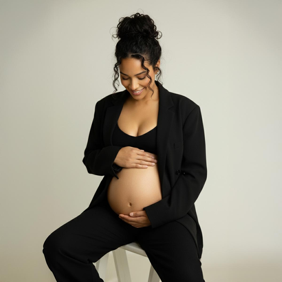 babybauch-fotoshooting-muenchen-modern-elegant