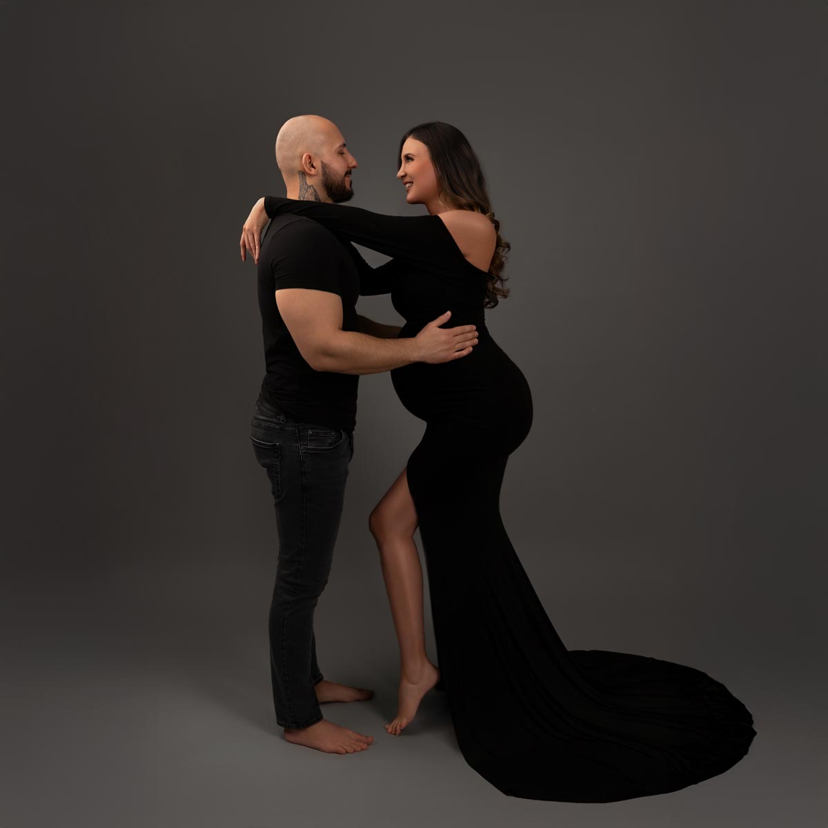 Schwangerschaftsfotos-mit-Partner-minimalistisch-Muenchen