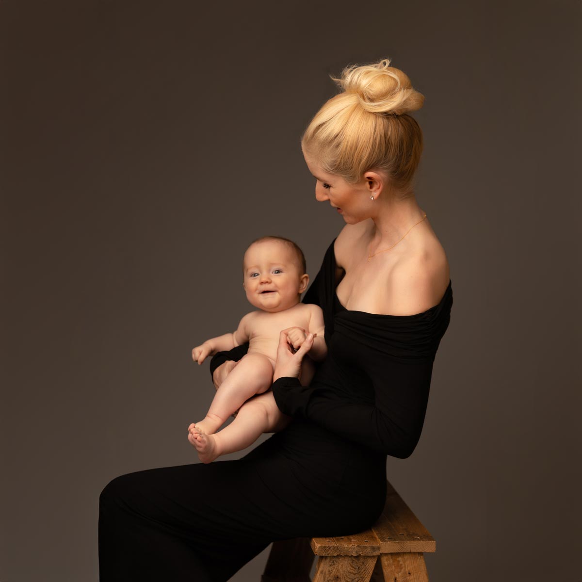 exklusives-familienfotoshooting-muenchen-im-studio
