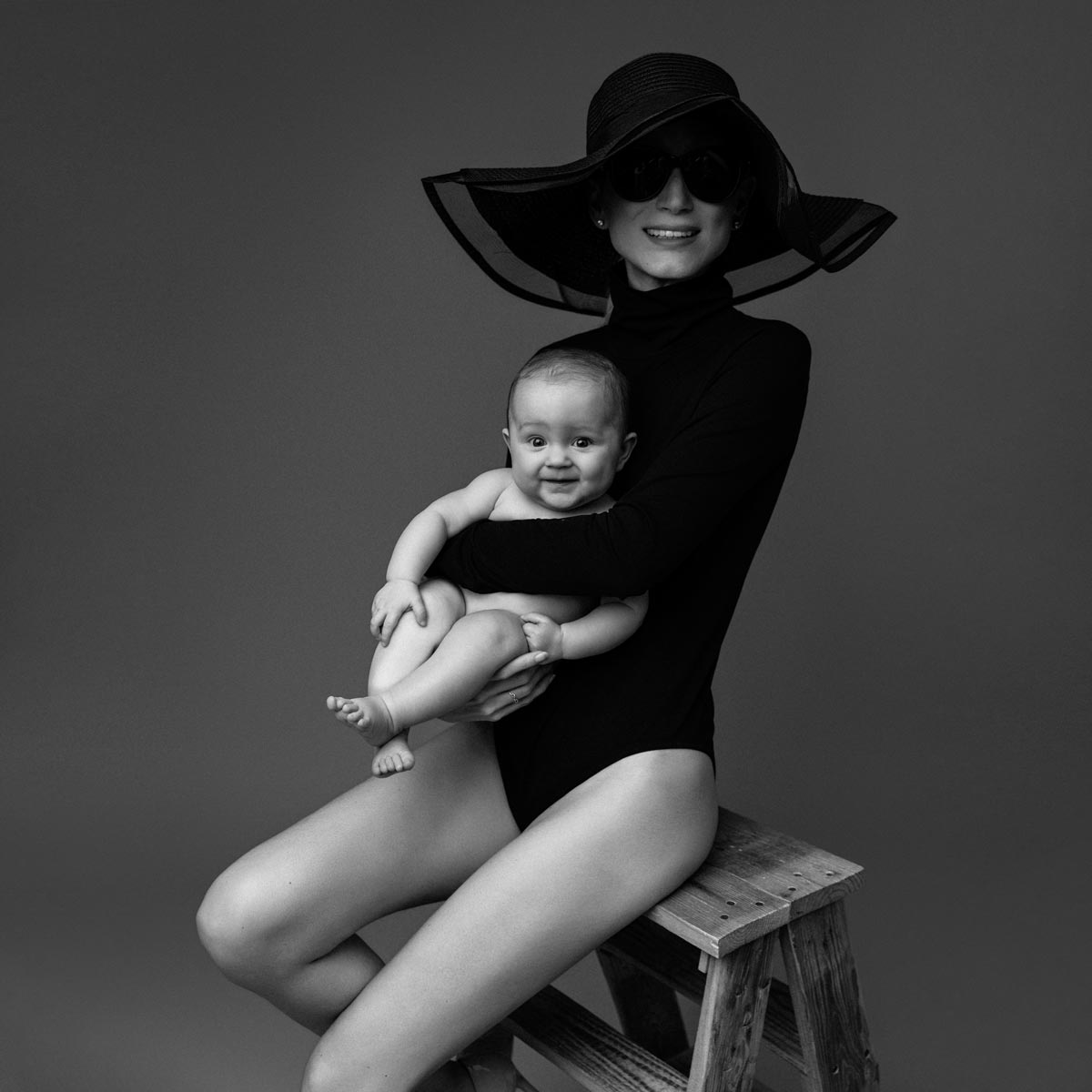 familienfotografie-muenchen-schwarz-weiss-minimalistisch