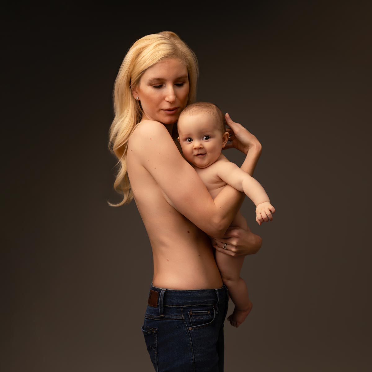 moderne-familienfotos-muenchen-im-vogue-stil