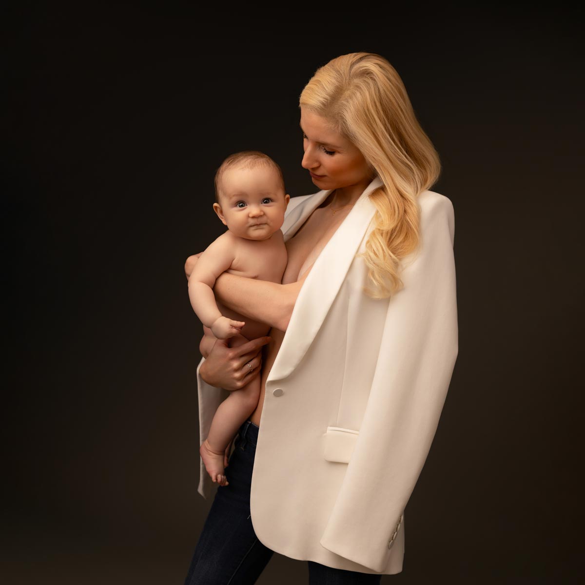 modernes-familienfotoshooting-muenchen-exklusiv-und-stilvoll