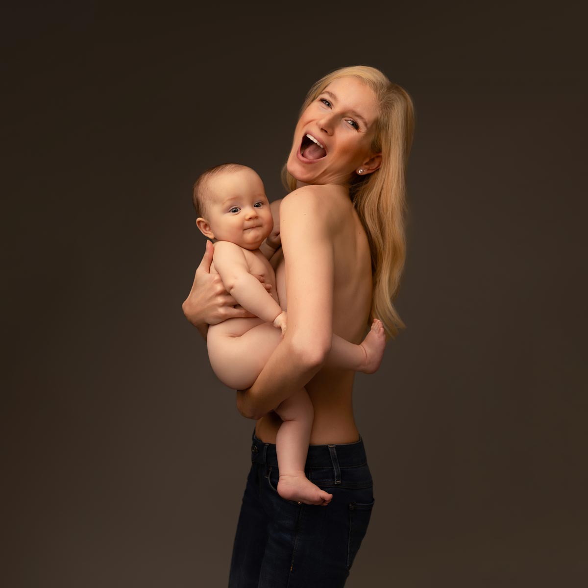 stilvolle-familienfotos-muenchen-clean-und-editorial