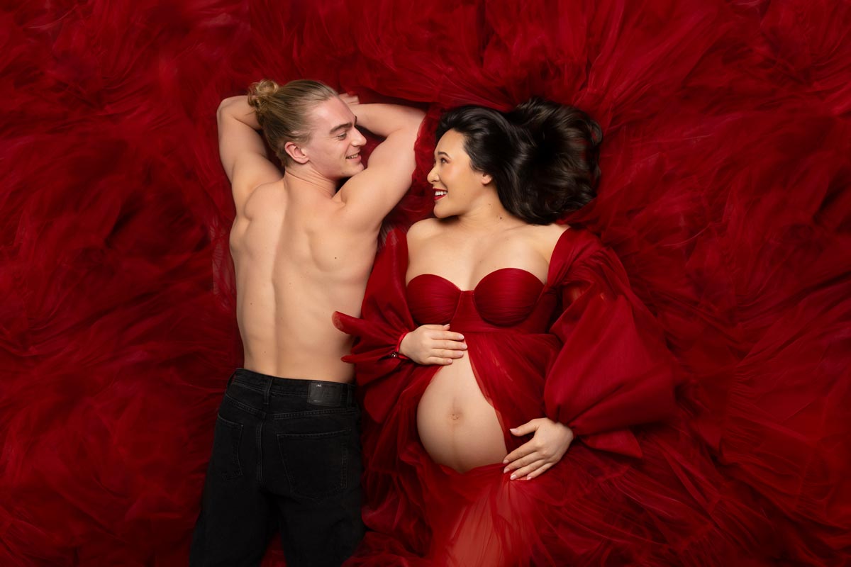 exklusive-babybauch-fotografie-muenchen-mit-partner