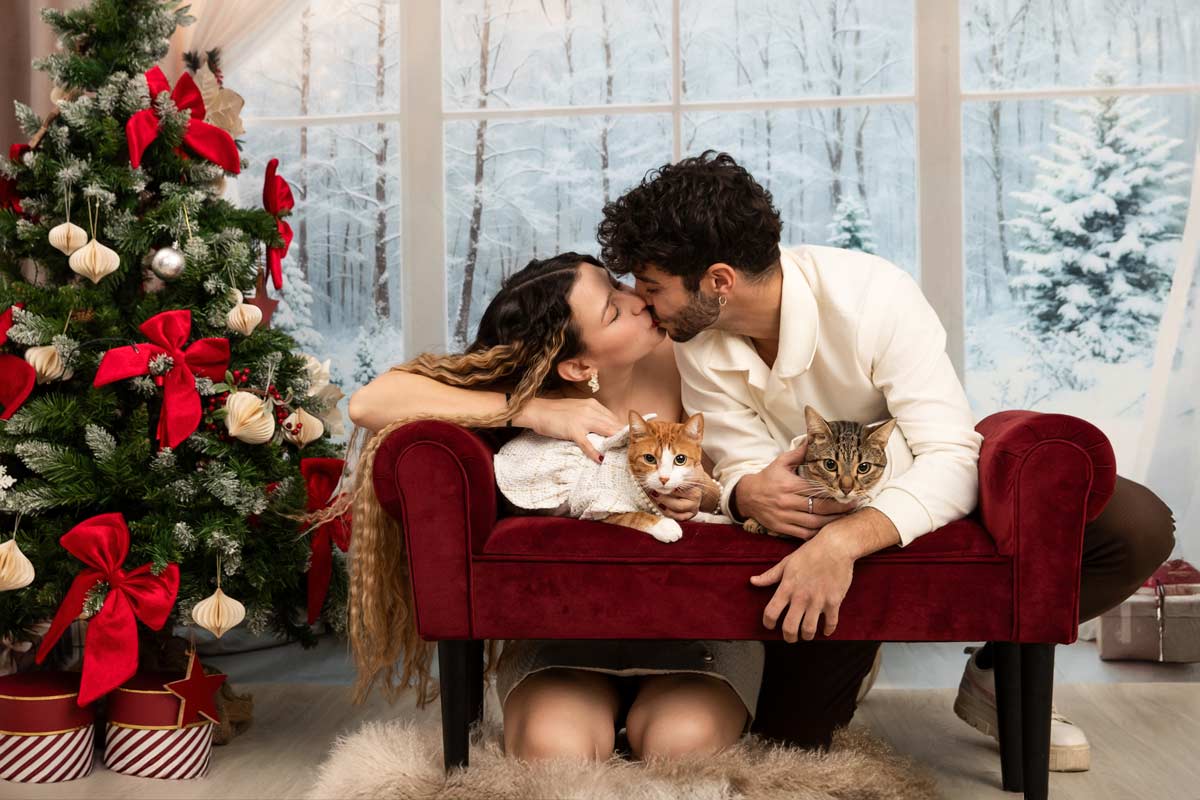 paar-shooting-weihnachten-muenchen-mit-katze