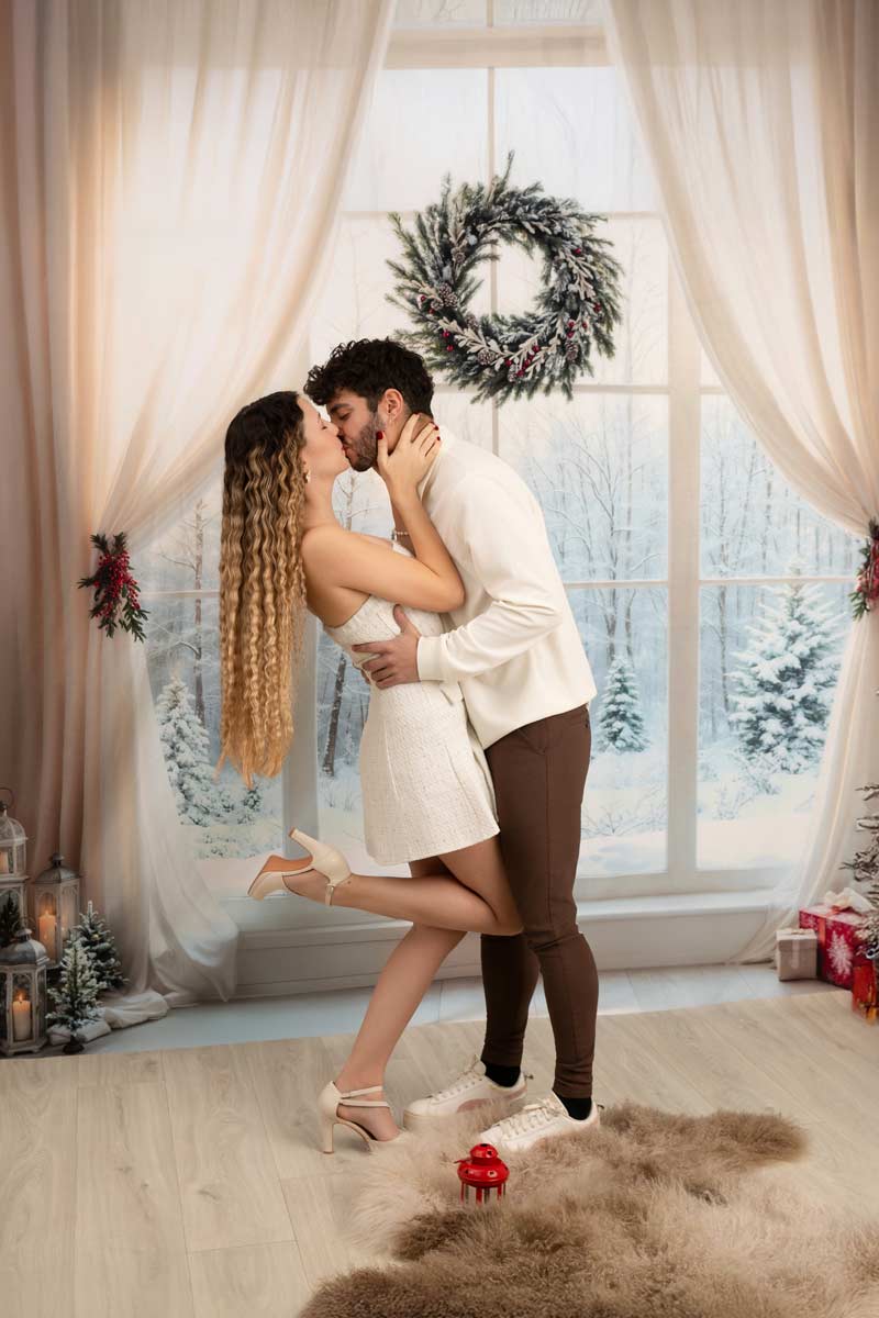 paar-weihnachtsshooting-muenchen-studio