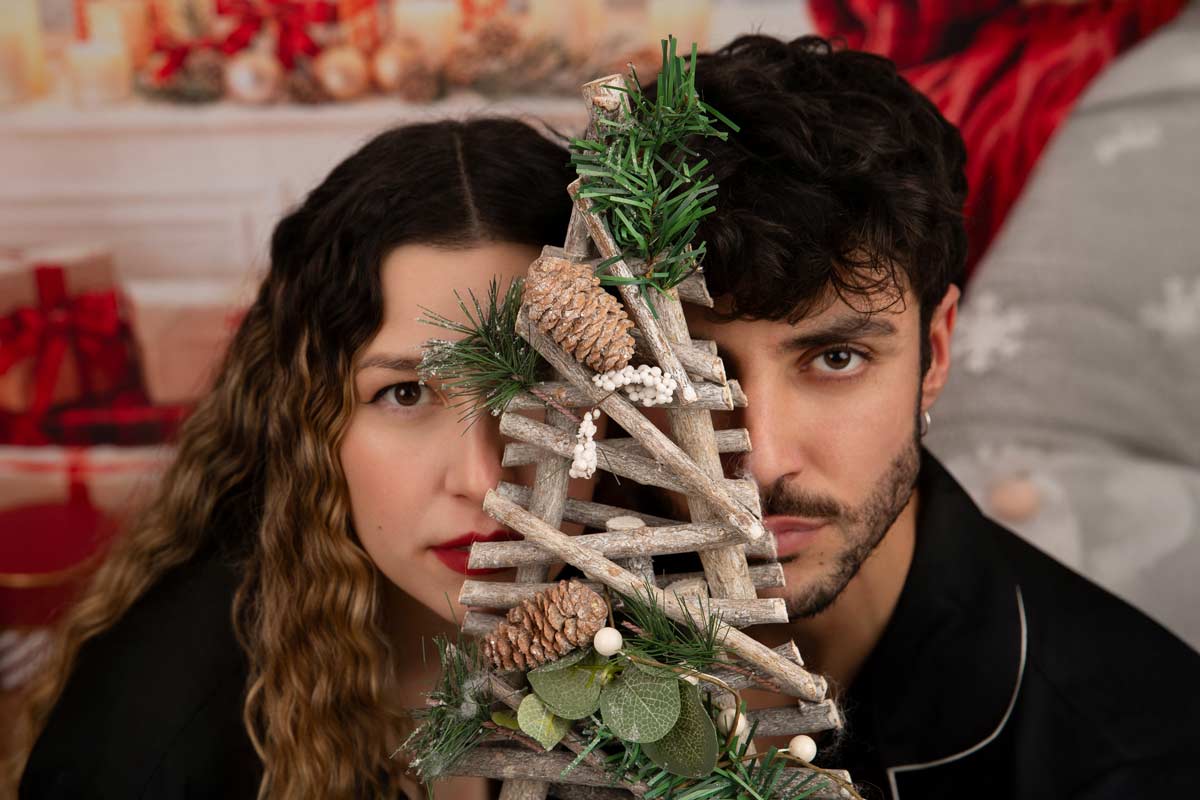 romantische-weihnachtsfotografie-muenchen-paar