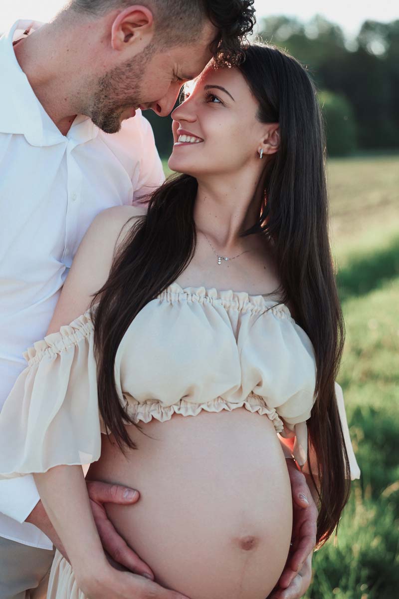 babybauchfotografie-muenchen-natur