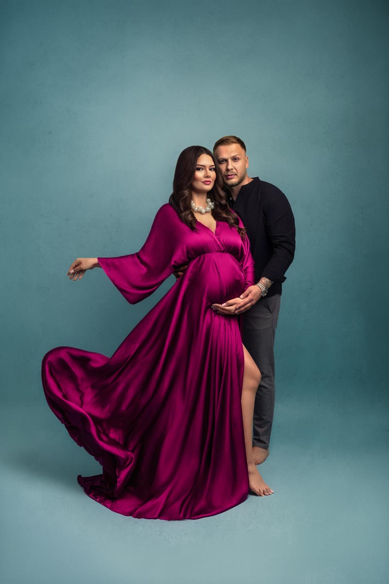 elegantes-babybauch-shooting-muenchen-mit-studiogarderobe