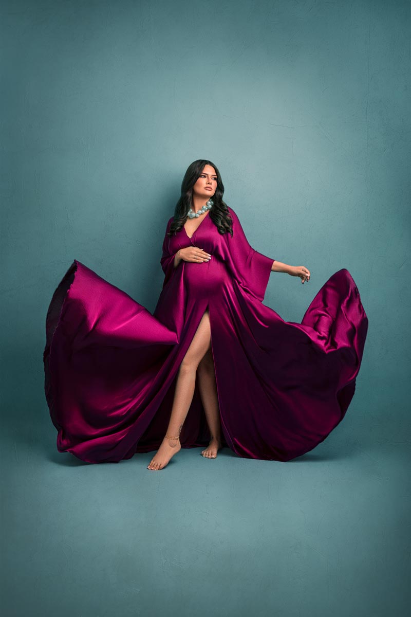 luxus-babybauch-shooting-muenchen-mit-eleganten-kleidern