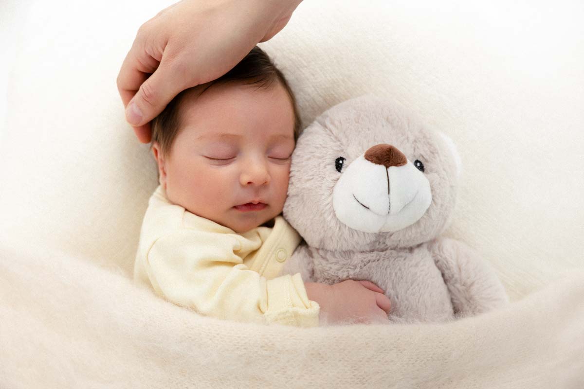 newborn-fotoshooting-mit-eltern-muenchen