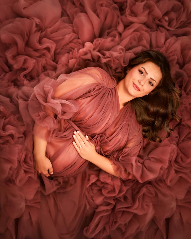 babybauchfotografie-muenchen-im-eleganten-kleid