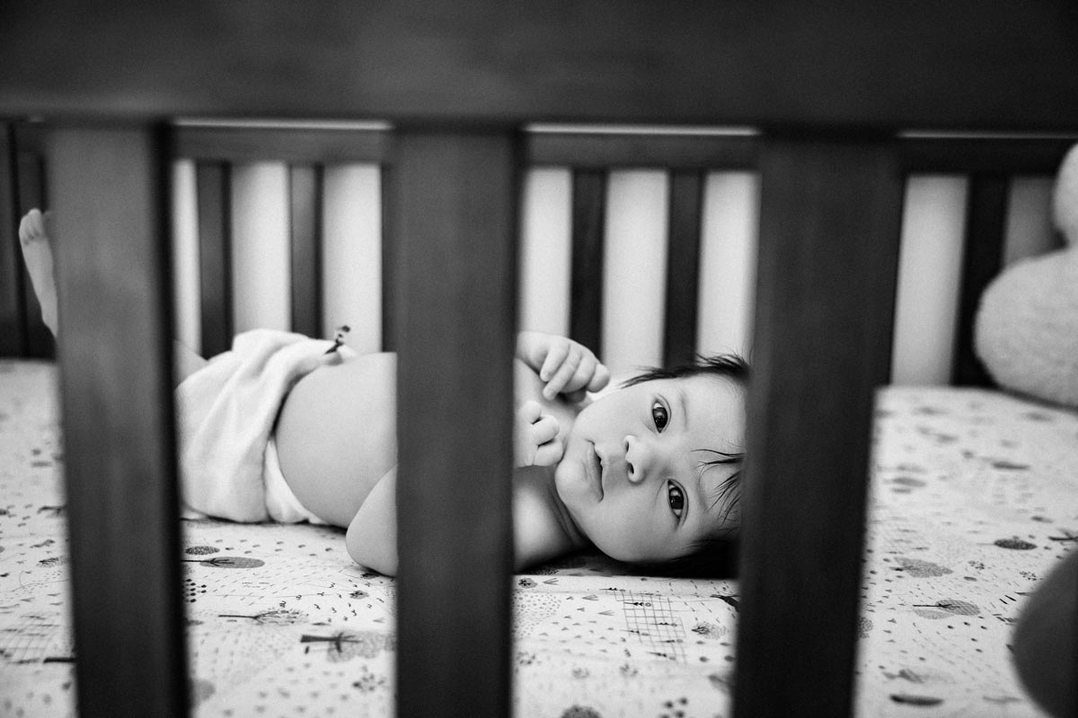 minimalistische-newborn-fotografie-muenchen